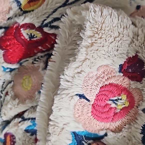 COPY - Johnny Was Gena Floral Embroidered Faux-Fur Coat Womens Medium - Picture 10 of 15